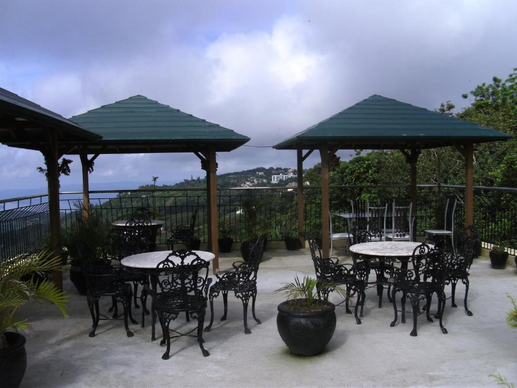 Royal Taal Inn Tagaytay City Exteriör bild