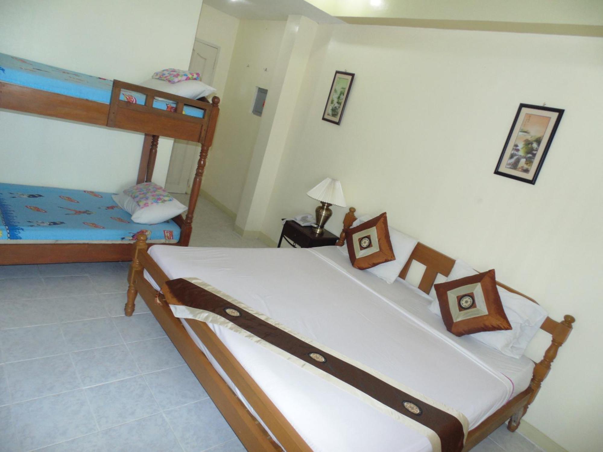 Royal Taal Inn Tagaytay City Exteriör bild